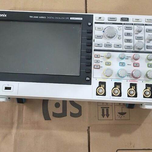 TBS2074B TBS2202B TBS2104B 泰克数字示波器 实验器材议价维修