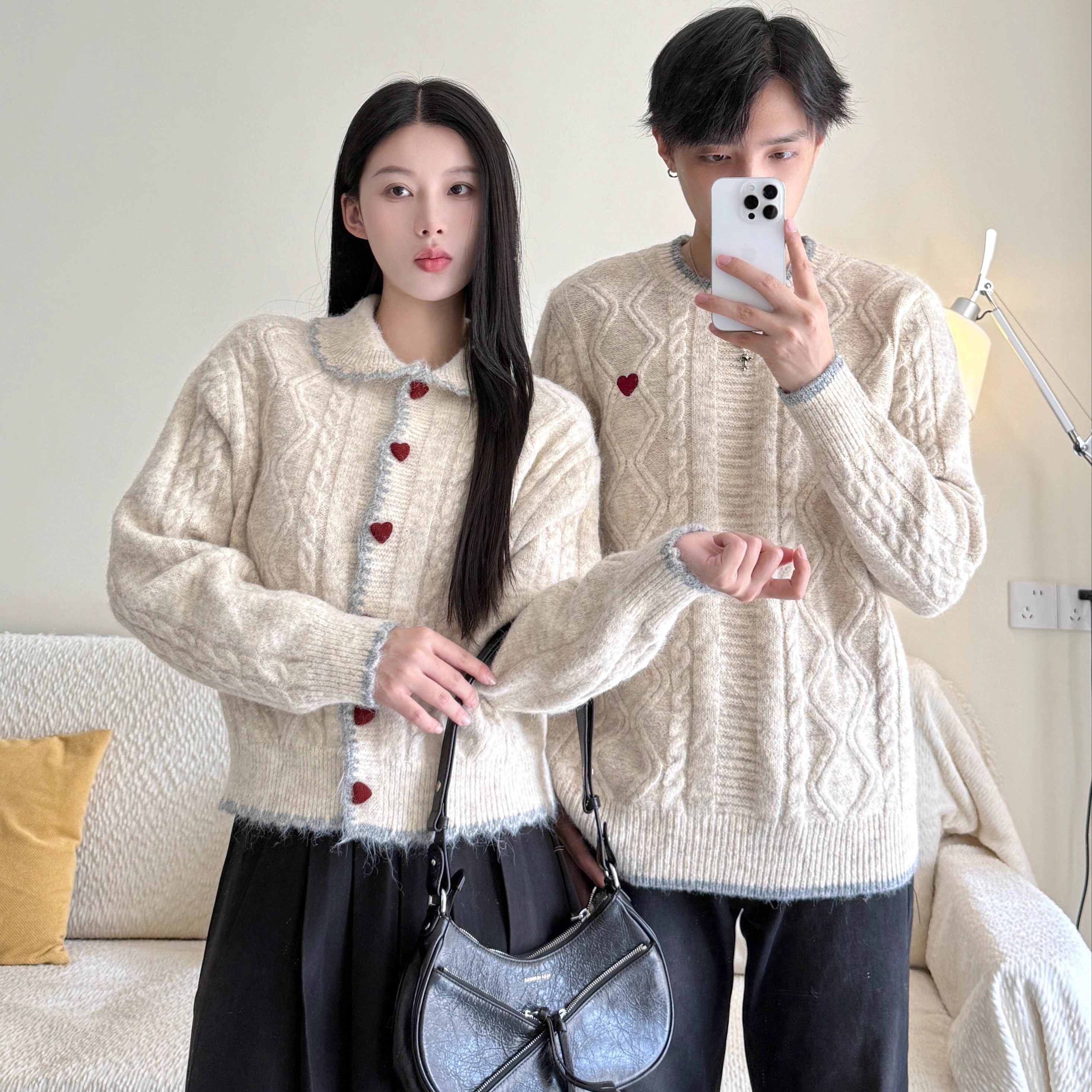 2025秋冬情侣学院风翻领爱心扣麻花针织开衫男女宽松百搭慵懒毛衣,女装/女士精品,毛衣,淘宝优惠券,粉丝福利购,淘宝优惠卷