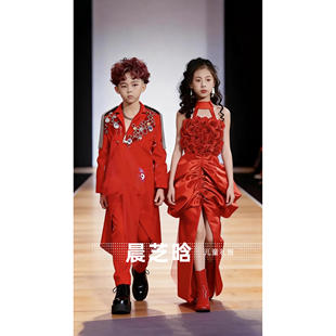 出租女童男童CP组合红色年会主持人复古港风模特走秀礼服机车潮服