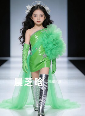 出租女童绿色梦境之旅港风PK赛服国潮模特走秀礼服运动芭蕾潮服