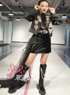 出租女童黑色复古港风朋克模特走秀儿童车模巨星主题演出时装潮服