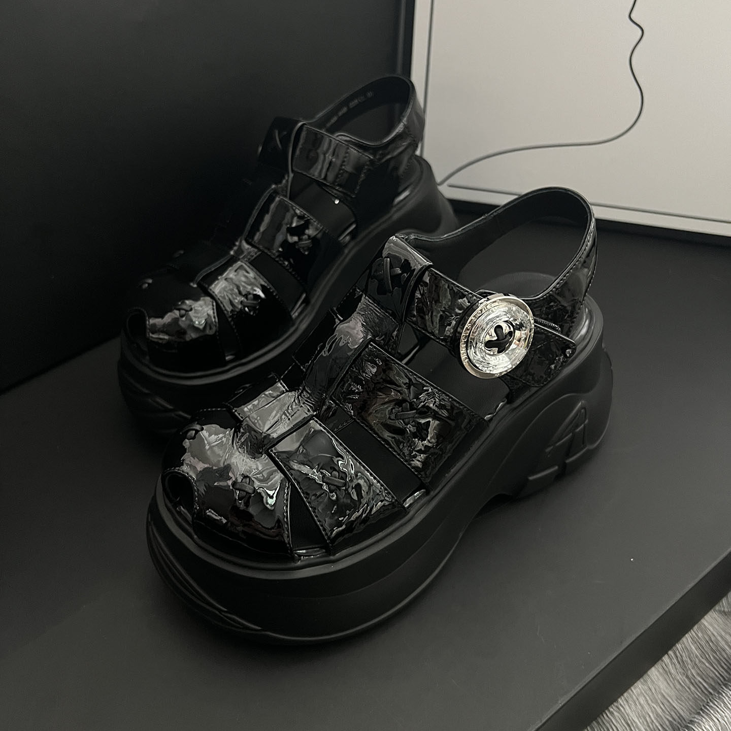 T31厚底罗马编织凉鞋女 2026 夏季黑色漆皮增高松糕鞋小个子百搭