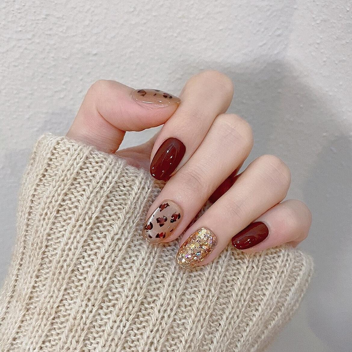 豹纹短款金色亮片穿戴甲