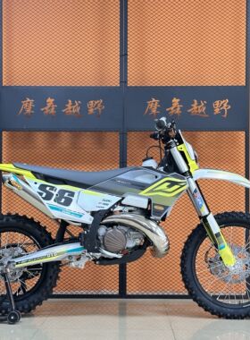 恒舰S6-Z300两冲程越野摩托车两冲300CC高赛高架水冷2T