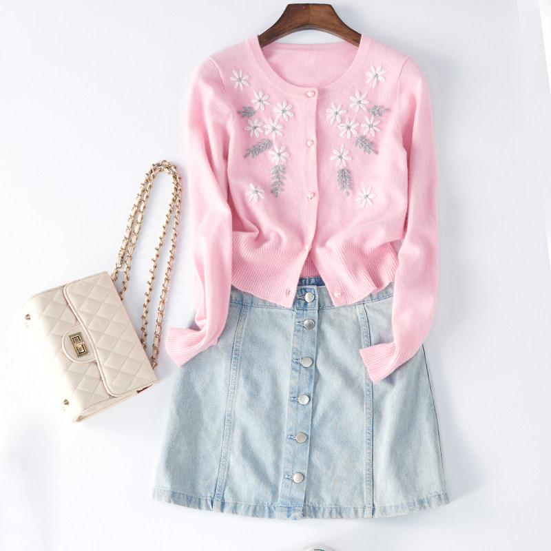 2025春季女士新款纯手工绣花高腰山羊绒圆领小开衫粉嫩针织毛外套,女装/女士精品,毛衣,淘宝优惠券,粉丝福利购,淘宝优惠卷