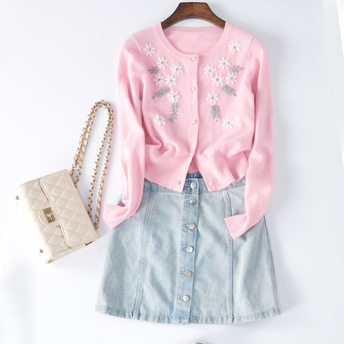 纯手工绣花高腰羊绒圆领小开衫女