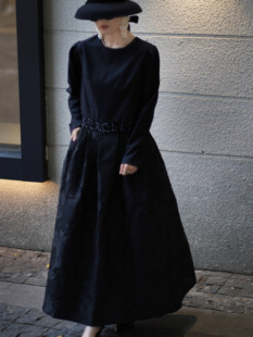 亦克阿瑟全黑轻奢提花小黑裙 复古 高腰蓬蓬裙半身裙伞裙赫本女装