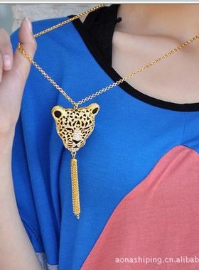 个性动物款金色豹子头流苏女可搭配黑色职业装长款毛衣链项链配饰
