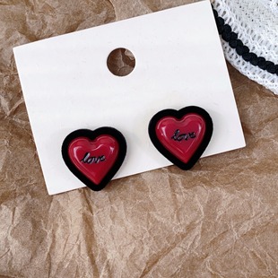 红色爱心～發家小众甜美设计感树脂立体丝绒爱心字母简约耳环耳钉