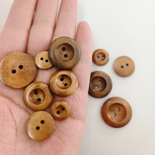 咖色倒角两眼纽扣大衣玩偶配件diy手工风衣木质木头扣钮扣辅料