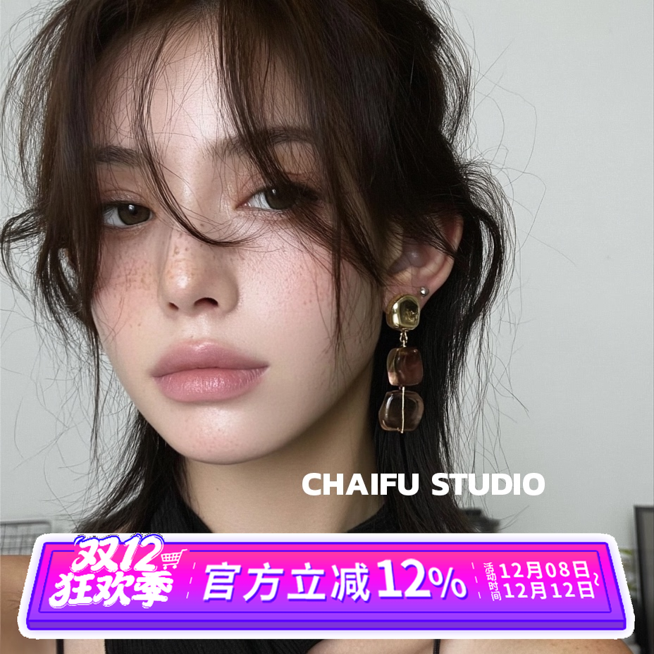 法式幻彩琉璃感水晶耳钉