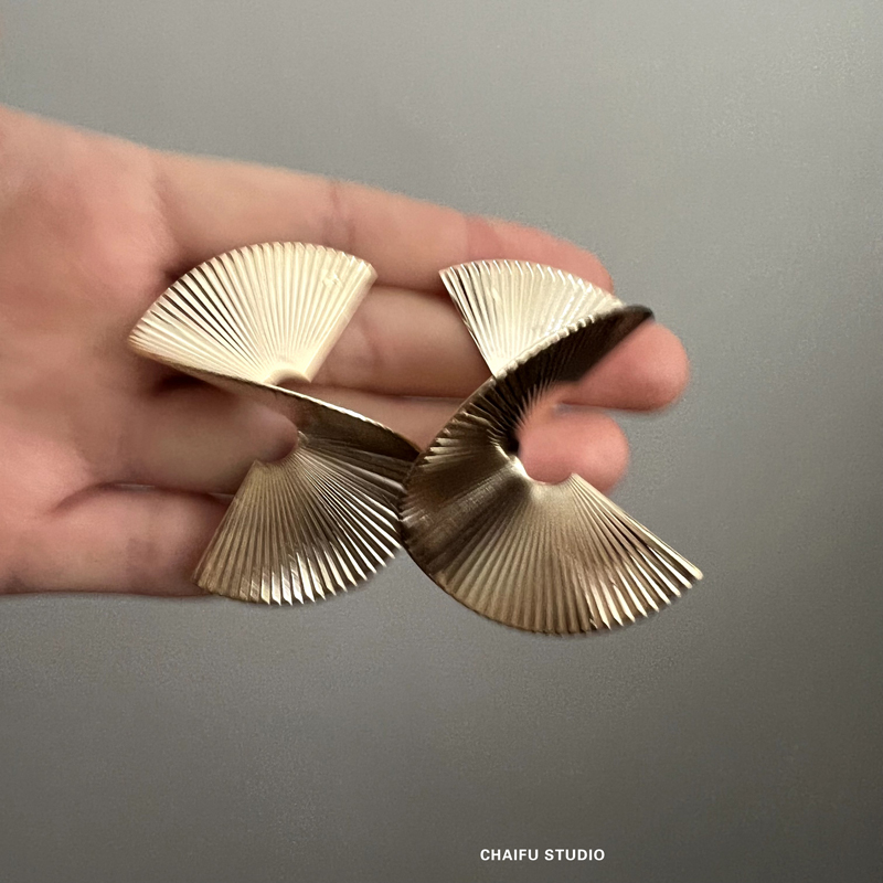 复古美式夸张大方扇形纹理耳钉