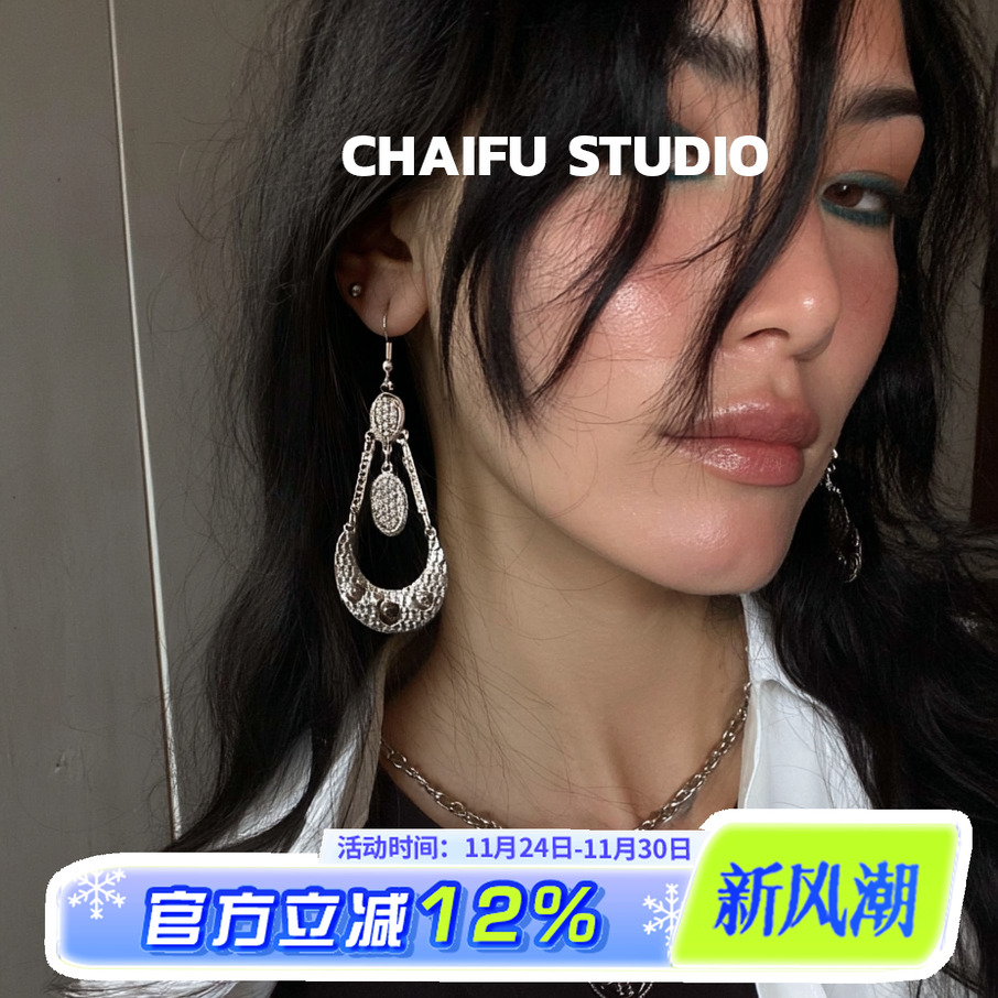 欧美复古民族雕刻月牙镂空耳钩