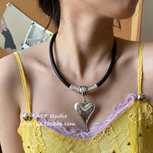 柴夫工作室 欧美极简小众复古做旧爱心设计感磁吸项链项圈 X746