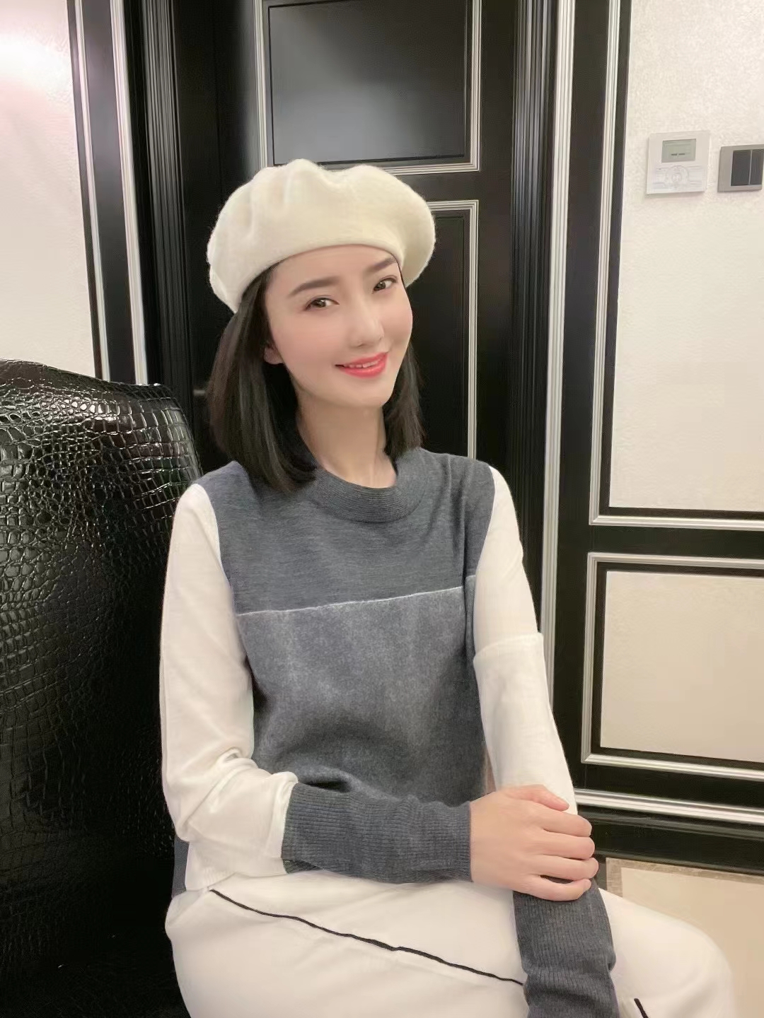 原创设计师款2025秋新款百搭羊毛衣背心拼接款极简高定版