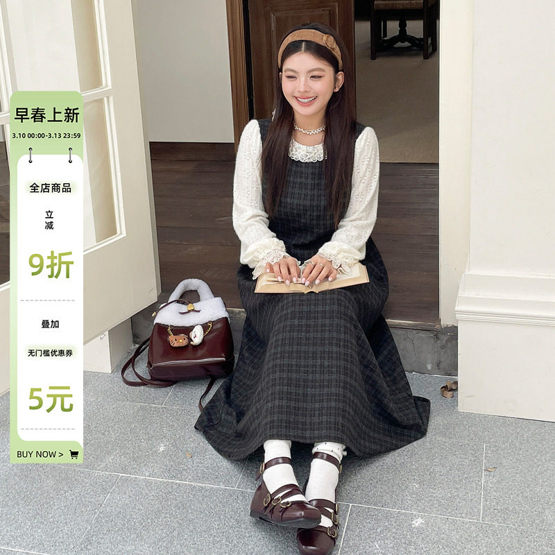 大码女装胖mm超好看的蕾丝拼接春装连衣裙法式格纹复古显瘦长裙子