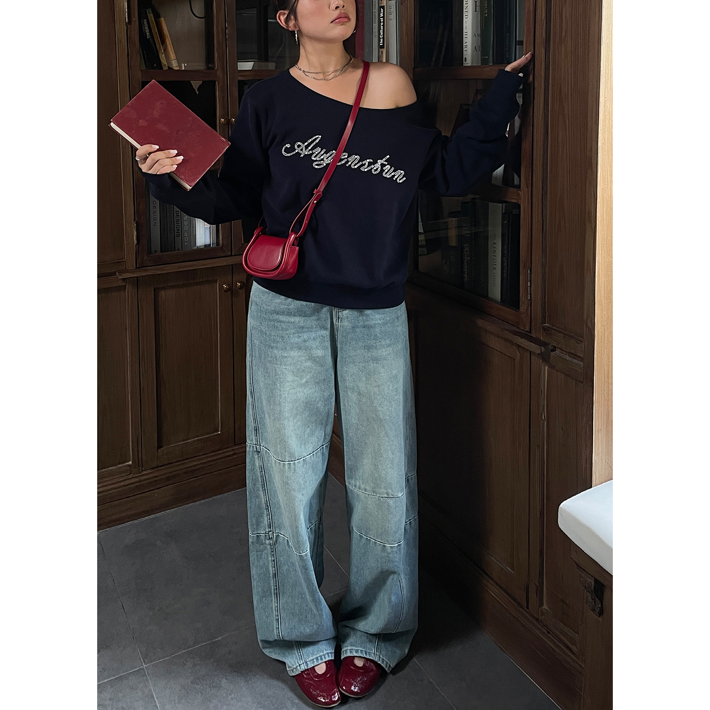 大码女装高腰显瘦弯刀牛仔裤秋季新款梨型身材胖mm设计感阔腿长裤