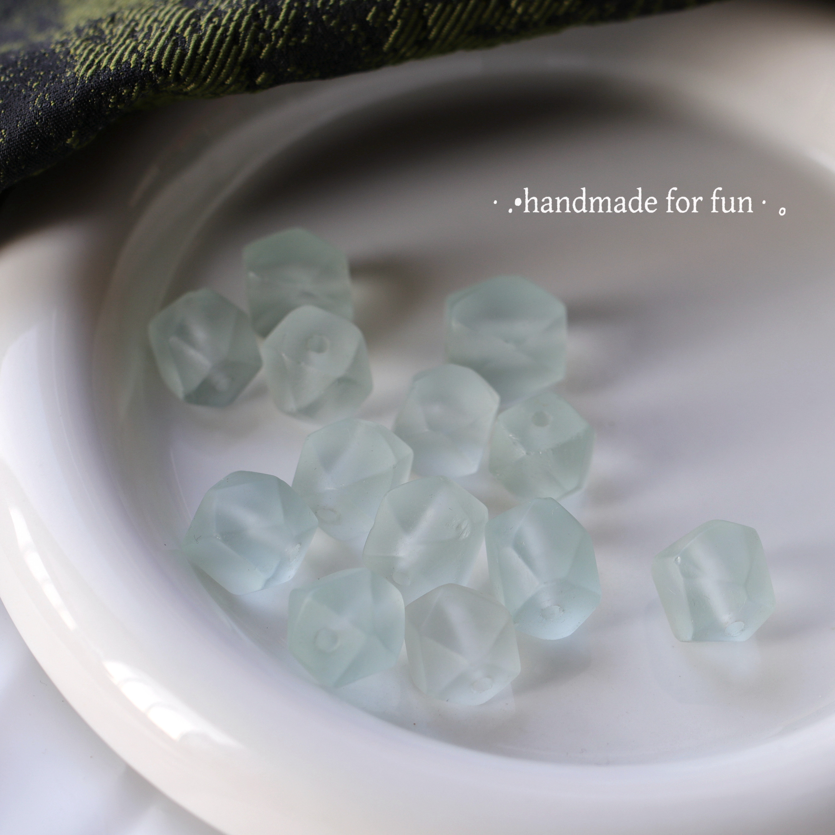 西亚凡士林做旧磨砂切面琉璃吊坠