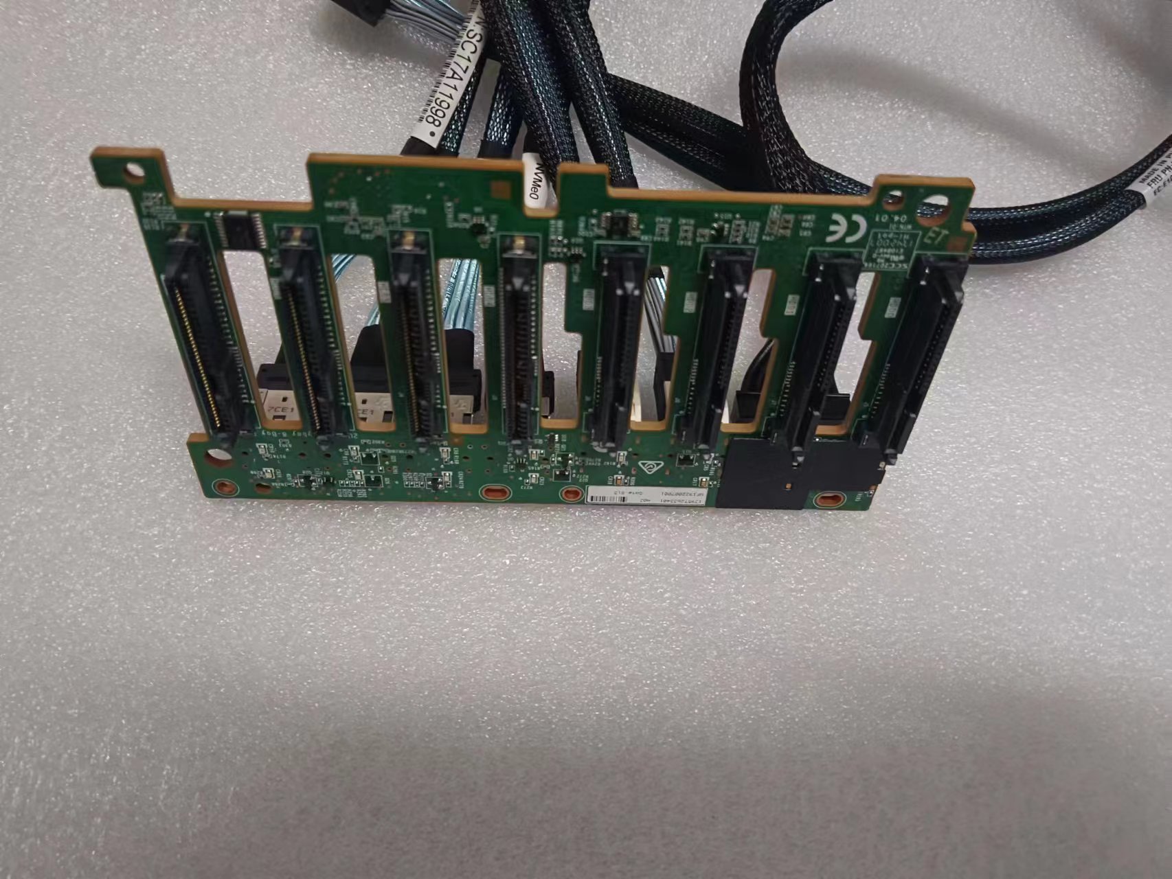 联想/Lenovo SR650原装 1-8 2.5寸硬盘背板 01GV284 带供电数据线