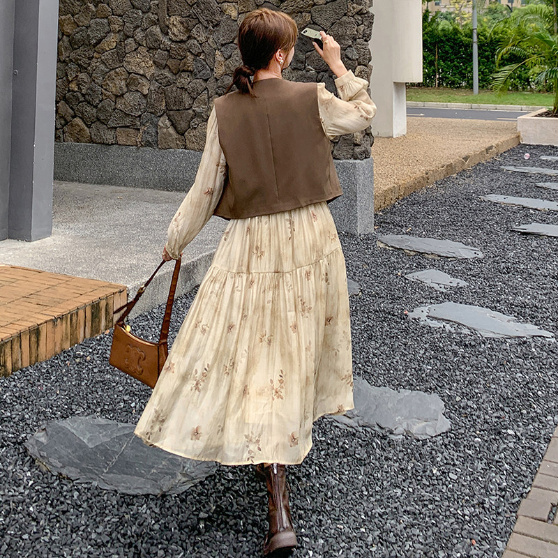 独特绝美碎花连衣裙套装女2025春季新款温柔风气质显瘦马甲两件套,女装套装/套裙,2C103