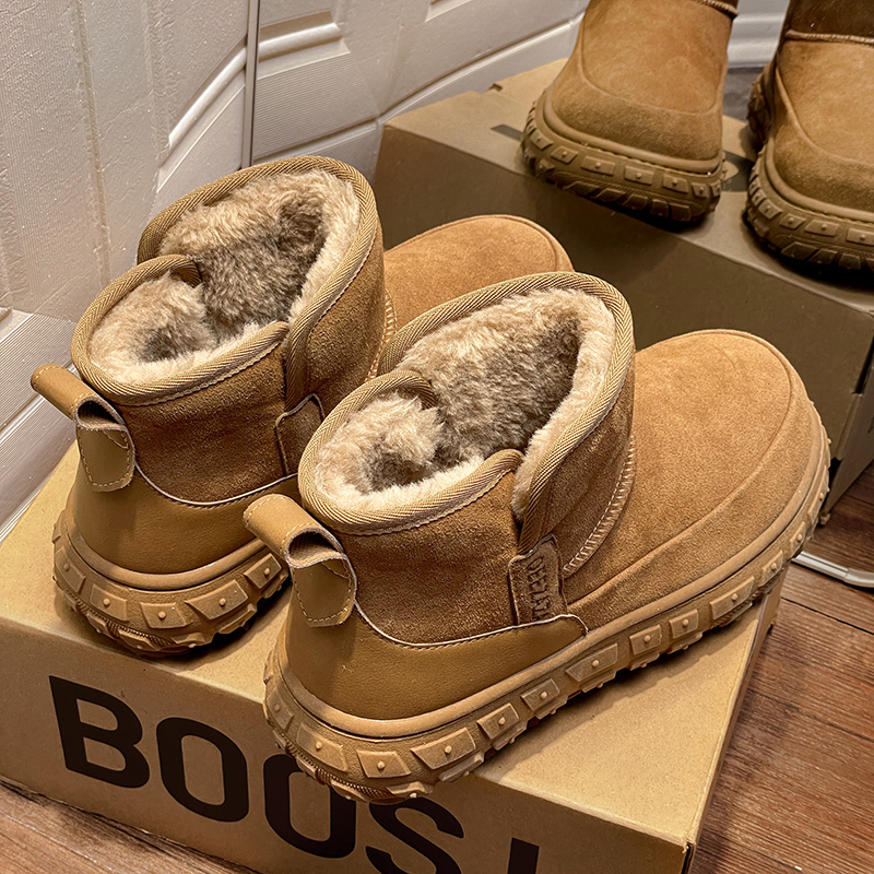 东北皮毛一体雪地靴男女2025新款冬季轮胎底短靴加厚加绒保暖棉鞋