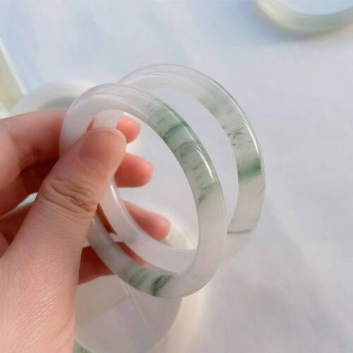天山翠细圆条玉手镯冰种阳绿飘花