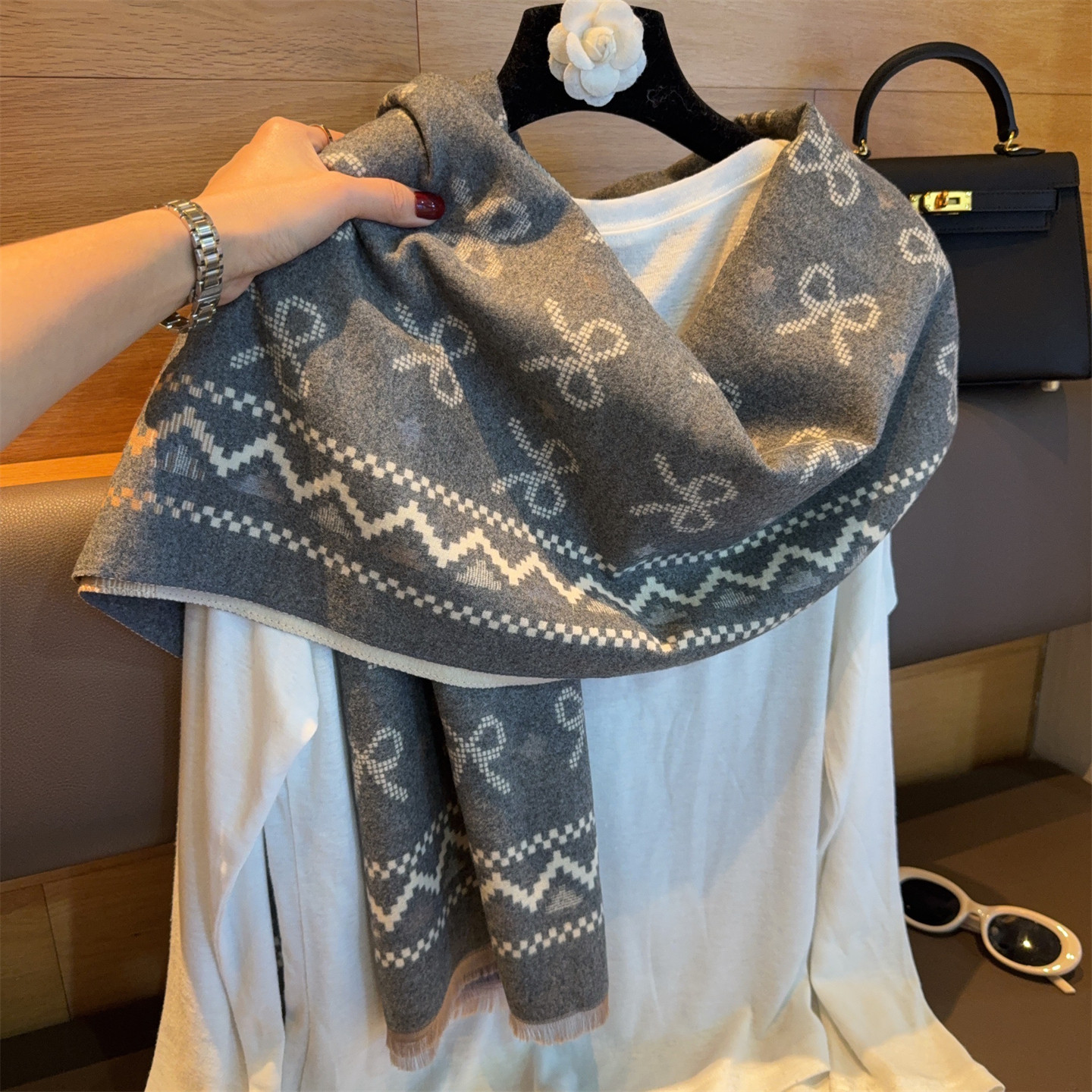 蝴蝶结长款双面披肩女秋冬季百搭加厚保暖仿羊绒围巾两用大围脖