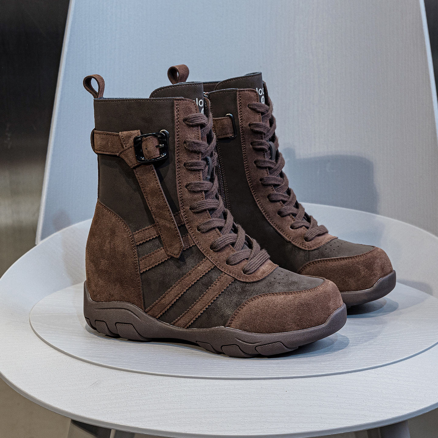 8CM香港正品内增高马丁靴女2025秋冬新款英伦风厚底加绒休闲短靴