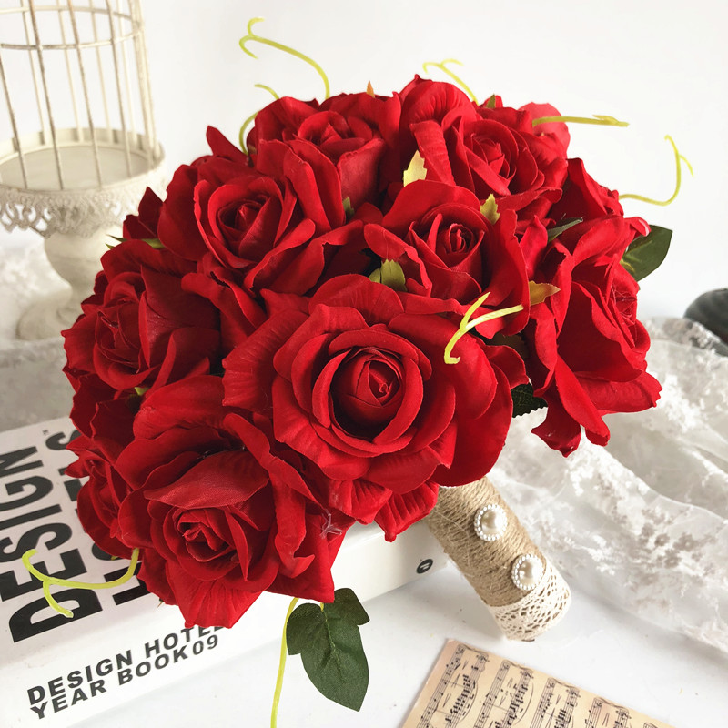 中国风大红玫瑰高档摄影手捧花