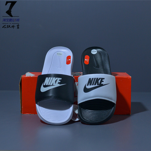 Nike黑白鸳鸯男子休闲拖鞋