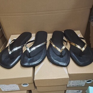 西班牙2026春季新品 TRF一字带人字拖鞋黑色金属夹趾平底后空凉鞋