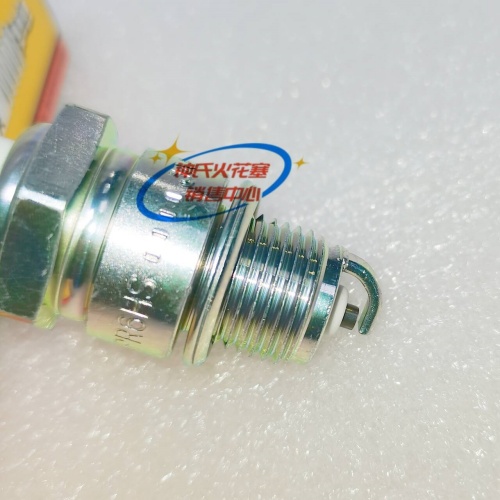 NGK电阻火花塞BPR6HS 7022适用雅马哈二冲程船外BP6HS-10大路易