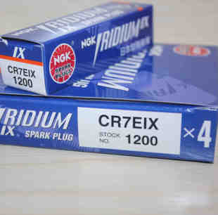 NGK摩托车铱金火花塞适应迅鹰CR7EIX