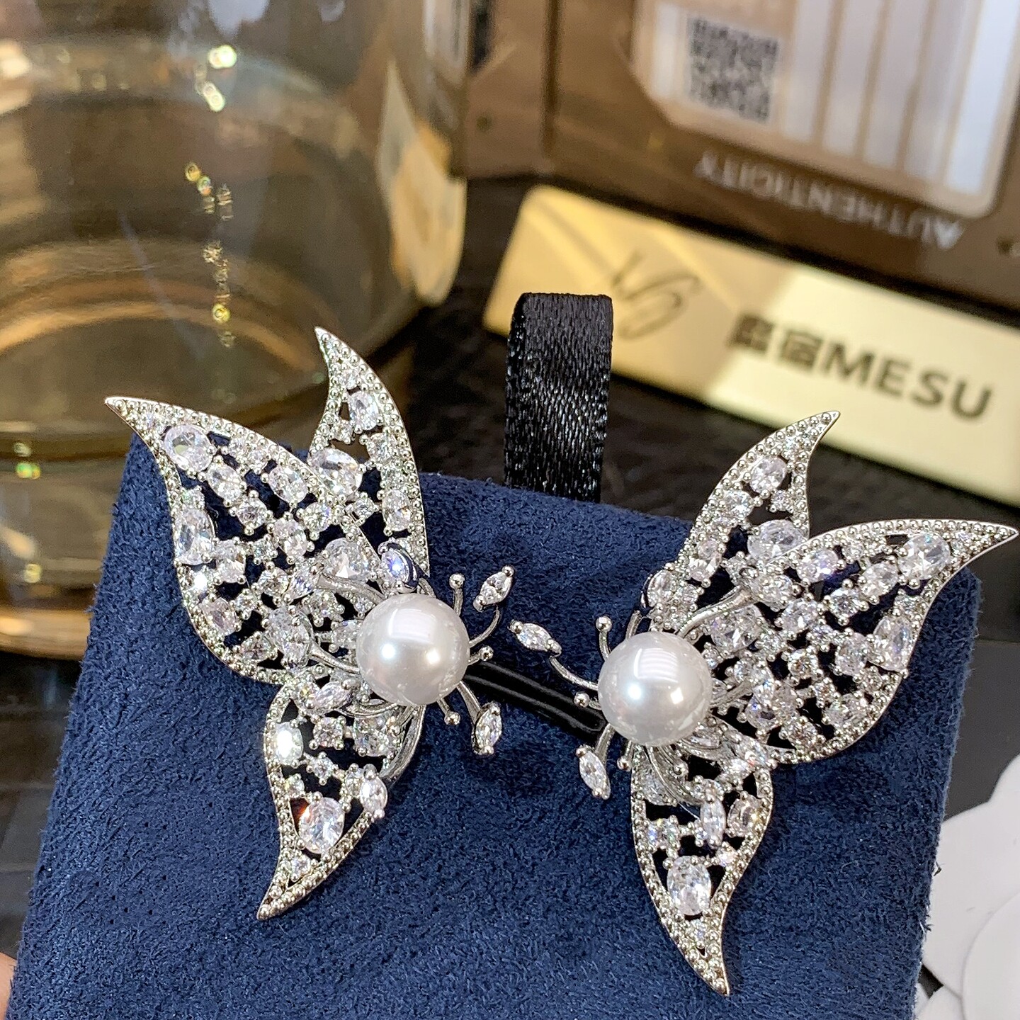 高级感设计满镶锆石大蝴蝶耳环