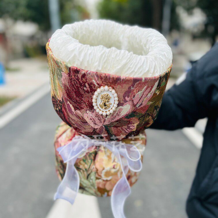 三八女神节DIY草莓水果花束免包装小香风花壳ins零食包花纸材料包