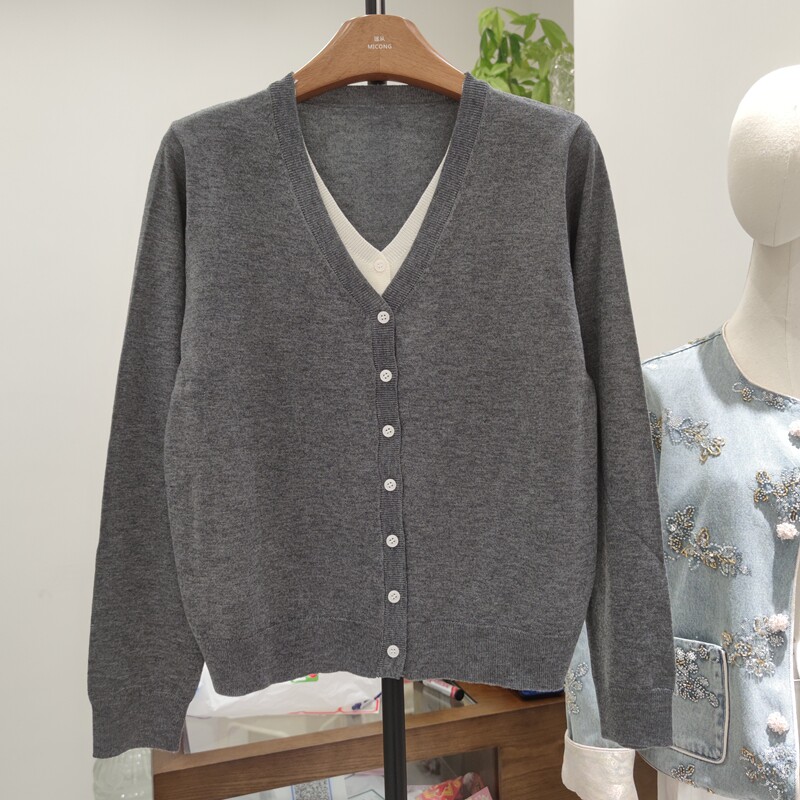 9031春季女V领长袖针织开衫拼色假两件毛衣外套上衣宽松休闲