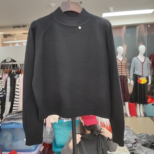 108长袖半高领领口吊坠短款打底针织衫毛衣专柜品质秋季女装