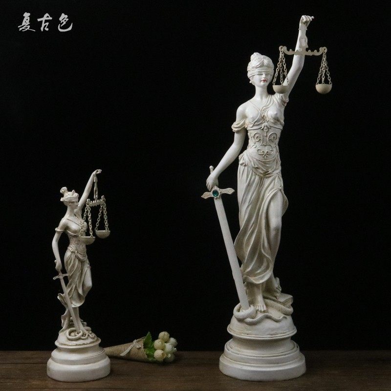轻奢正义女神雕像摆件创意欧式司法天平律师事务所办公室桌面摆设