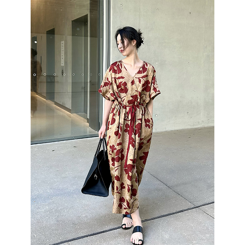 枝叶红花亚麻抽绳连衣裙