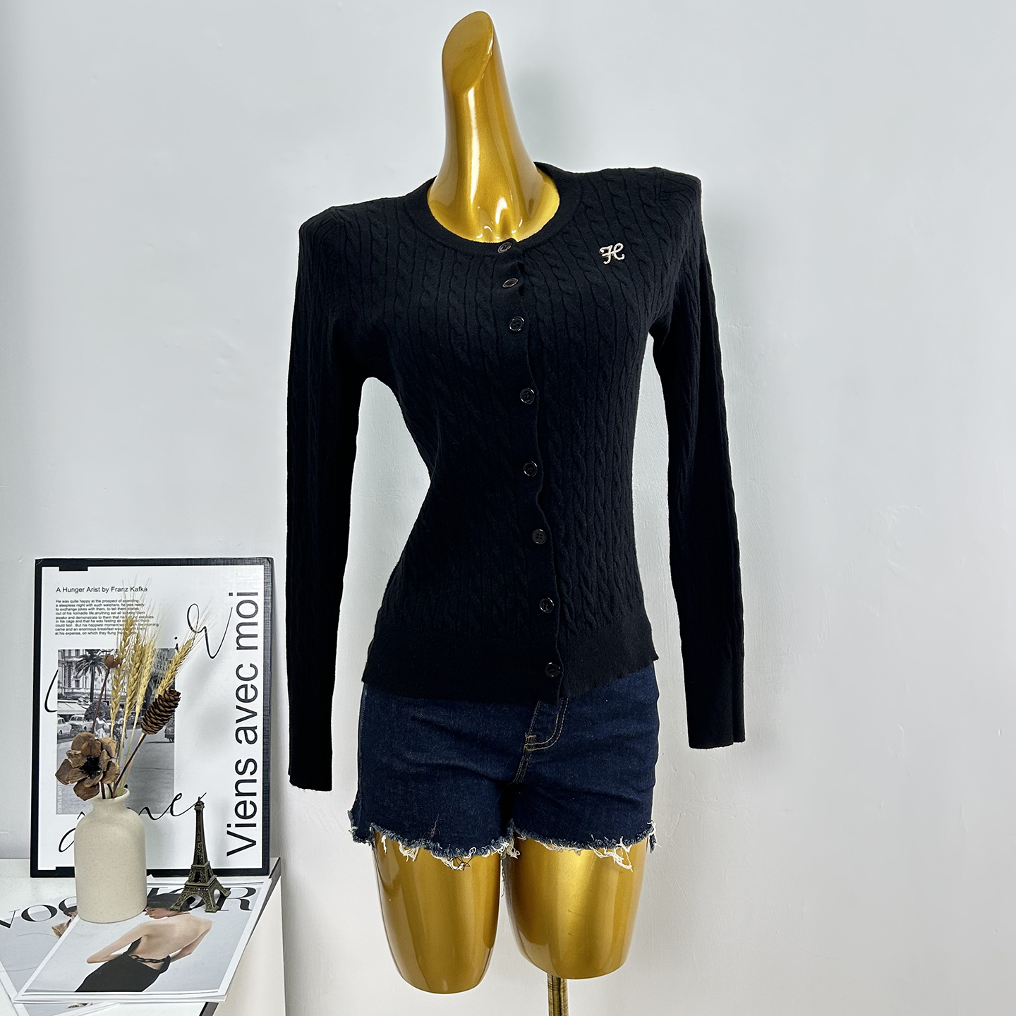 黑色麻花纹圆领长袖针织开衫女秋季新款修身短款打底毛衣百搭外套