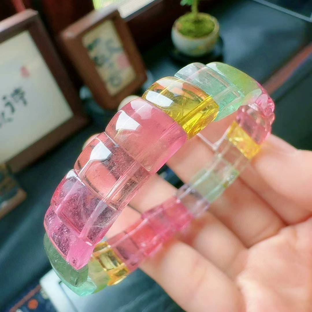 魅晶天然水晶晶体通透纯净体碧玺镯型手牌