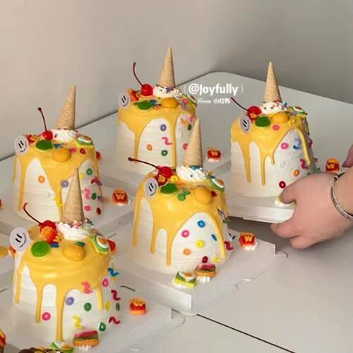 网红六一儿童节脆皮蛋卷蛋糕装饰摆件汉堡薯条热狗橡皮糖烘焙插件