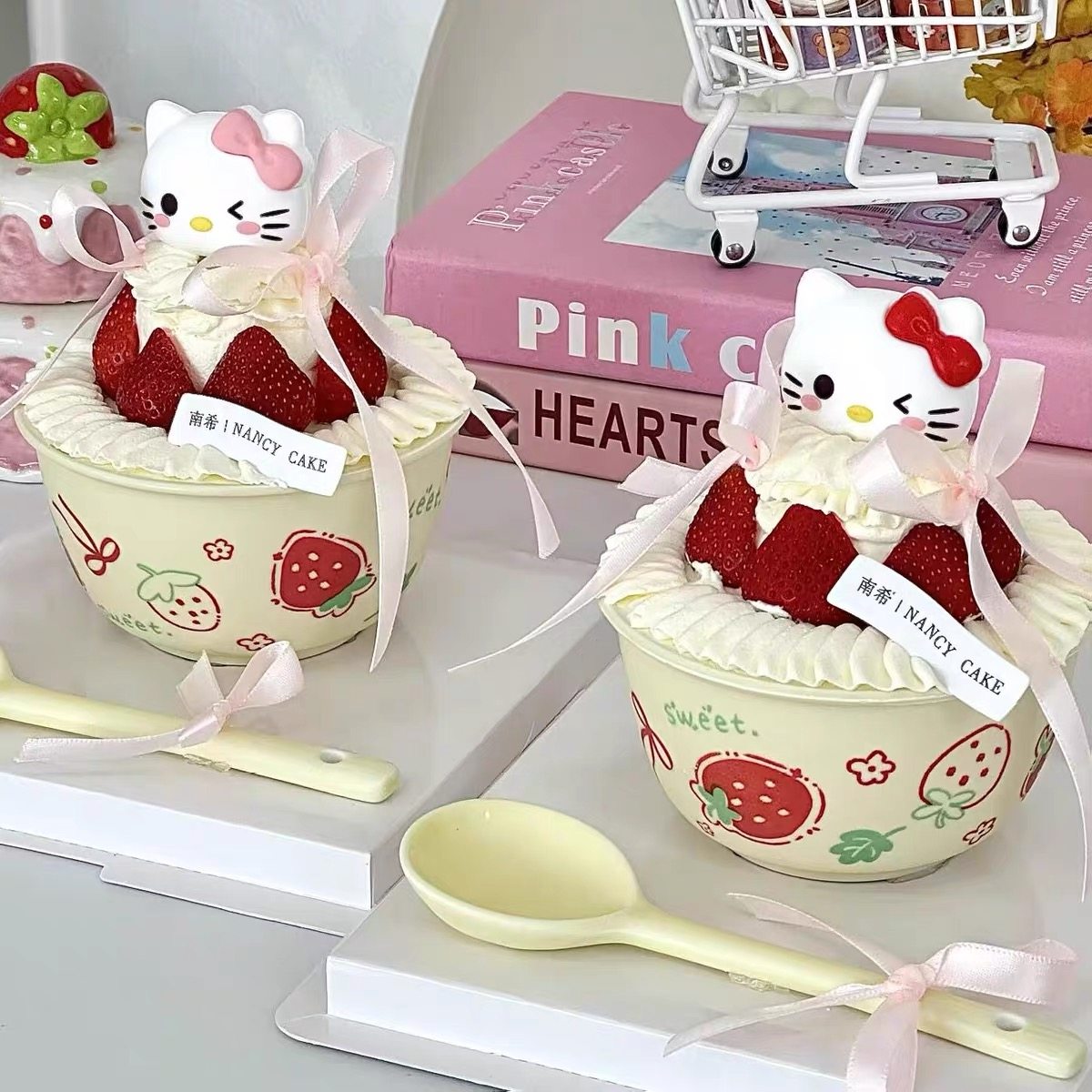 2025新年跨年圣诞节草莓碗蛋糕装饰摆件蝴蝶结KT猫陶瓷碗抱抱碗,节庆用品/礼品,节日装扮用品,淘宝优惠券,粉丝福利购,淘宝优惠卷