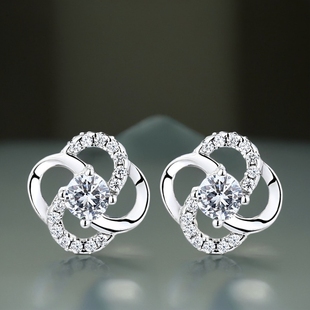 河南钻石柘城钻石河南商丘人造钻石S925纯银旋转四叶草耳钉女百搭