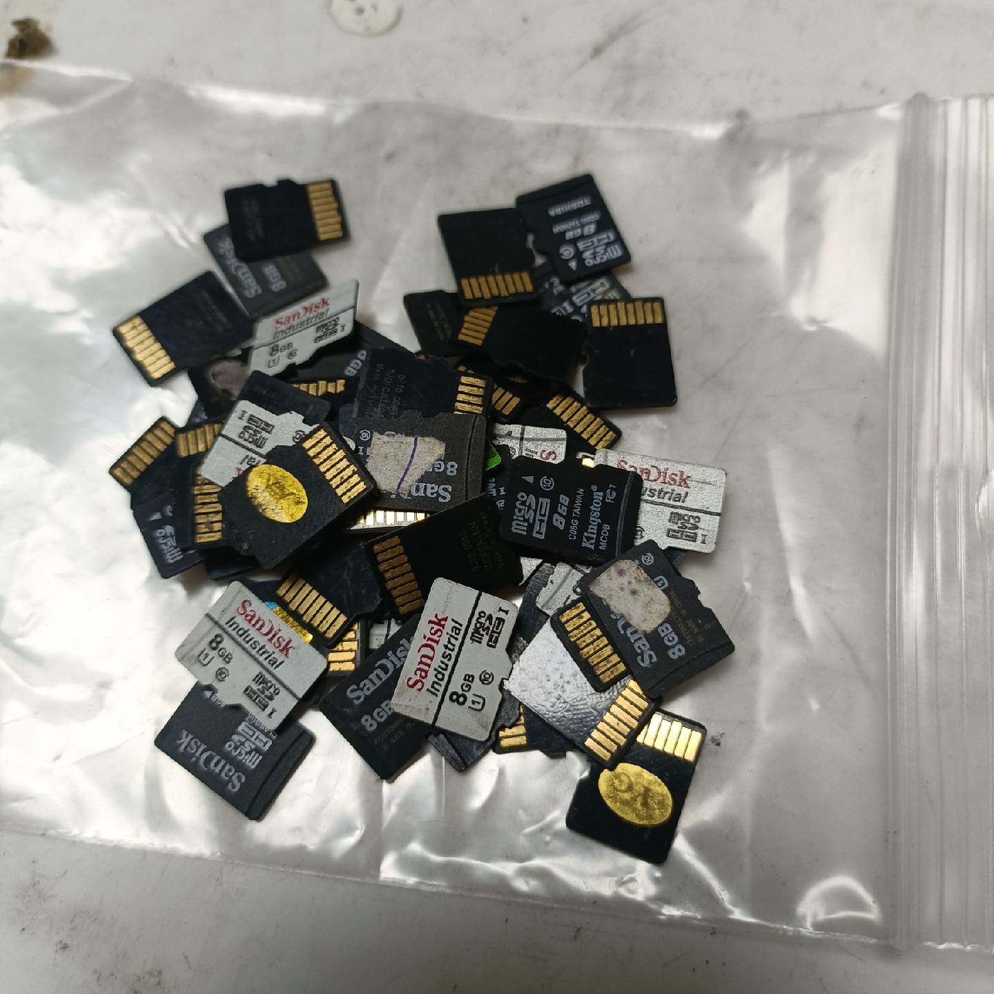 议价拆机的闪迪内存卡64个8GB，功能正常，打