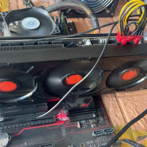 议价蓝宝石r9 200  3g显卡成色不错，功能稳定
