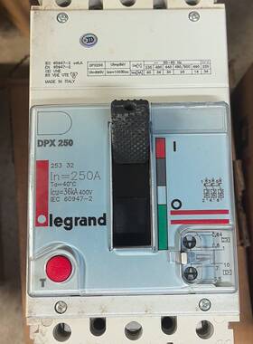 议价罗格朗DPX250塑壳断路器,3P 100A,全新项目闲