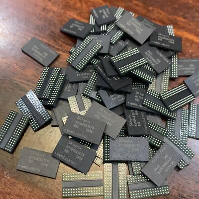 议价H5TQ4G63CFR，散新几百个