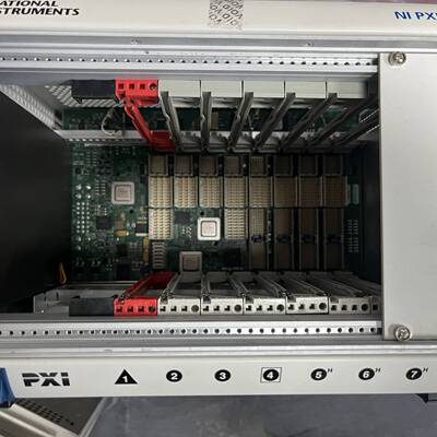 议价原装正品，NI  PXIE-1082机箱，功能正常，