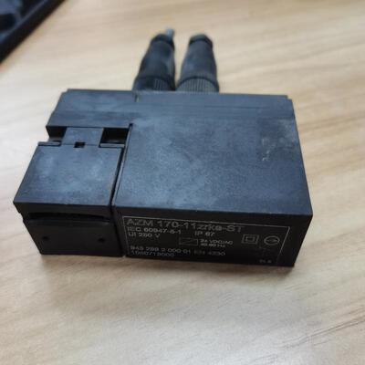 议价AZM170-11zrka-ST安全开关施迈赛实物拍摄，